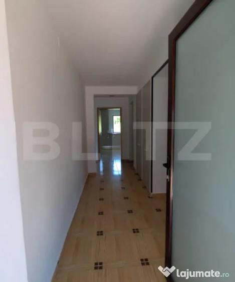Casă cu 4 camere cu Teren 300 Mp în Central