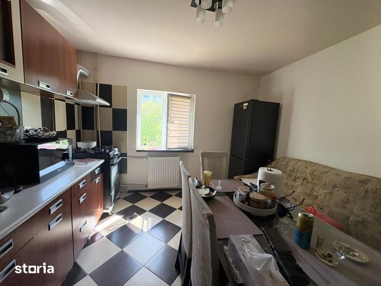 Apartament cu 2 camere decomandat în Craiovița Nouă