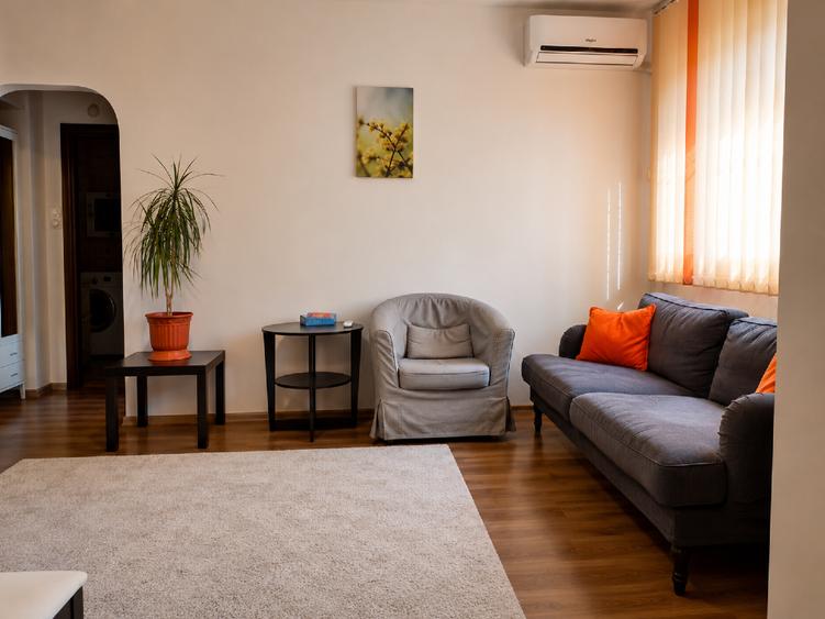 Apartament cu 2 camere semidecomandat în Pajura
