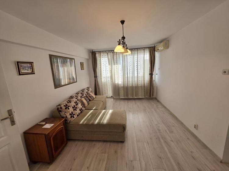 Apartament cu 2 camere semidecomandat în Titan