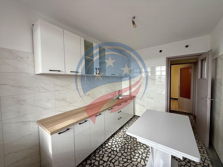 Apartament cu 4 camere semidecomandat în Ultracentral