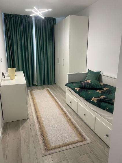 Apartament cu 3 camere decomandat în Exterior Vest