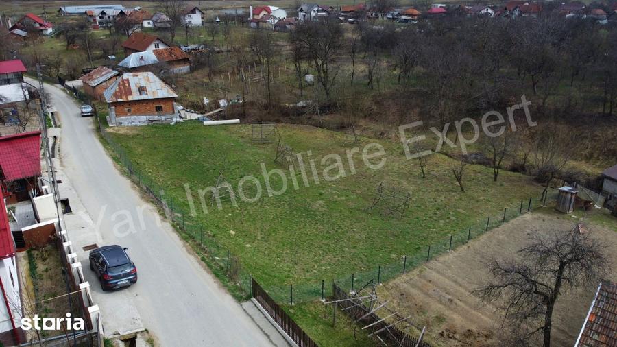 Teren de 1858 mp, în Albești