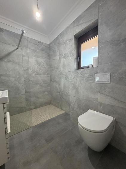 Duplex cu 5 camere cu Canalizare în Dumbrăvița