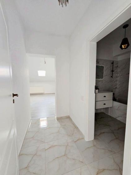 Apartament cu 3 camere decomandat în Dobroești