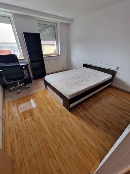 Apartament cu 3 camere semidecomandat în Zorilor
