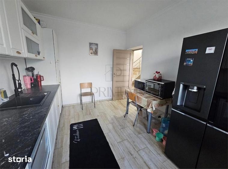 Casă cu 4 camere cu Teren 263 Mp în Sânmihaiu Român