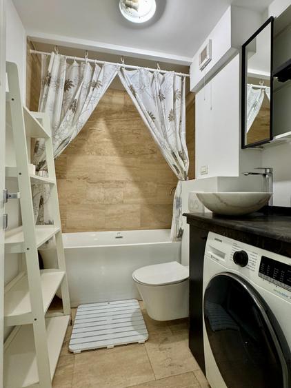 Apartament cu 3 camere semidecomandat în Ștefan cel Mare