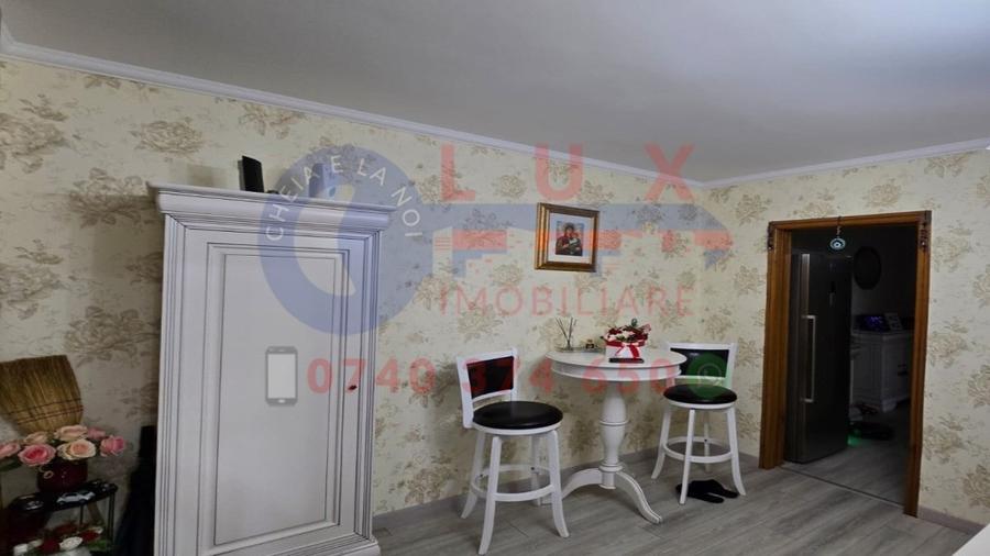 Apartament cu 4 camere decomandat în Central