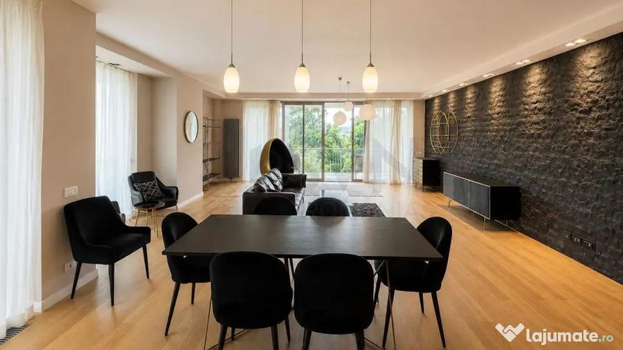 Apartament cu 4 camere decomandat în Victoriei