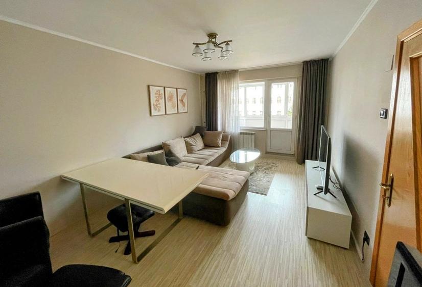 Apartament cu 2 camere decomandat, mobilat în Banu Manta