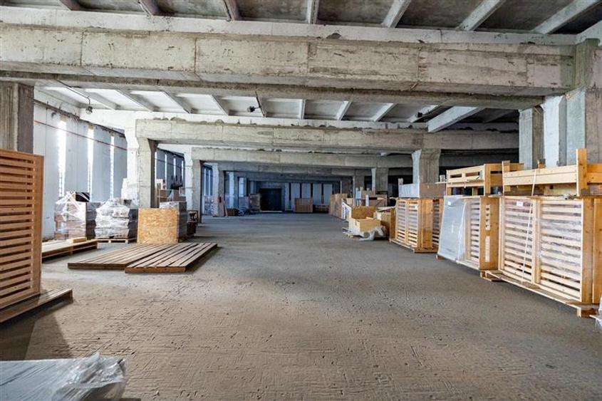 Spațiu comercial, de 2,920 mp, în Periferie