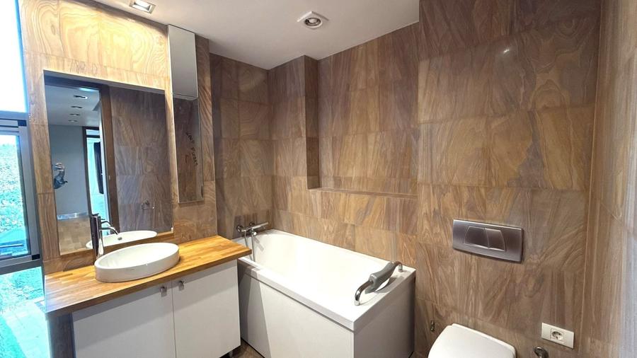 Apartament cu 4 camere, mobilat în Băneasa
