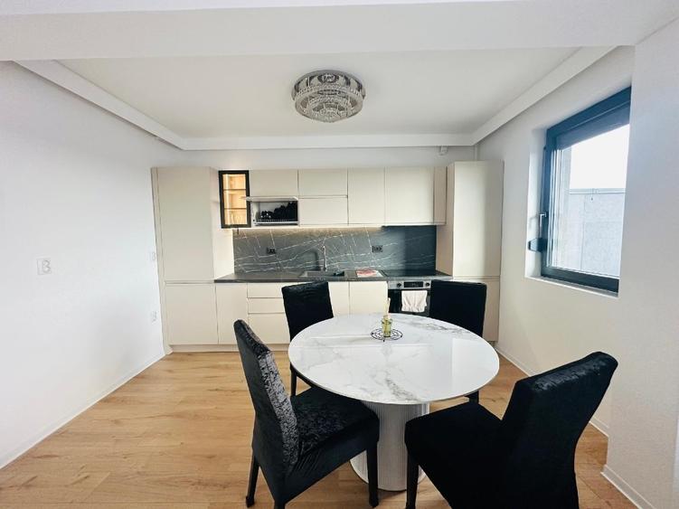 Apartament cu 2 camere decomandat, mobilat în Central