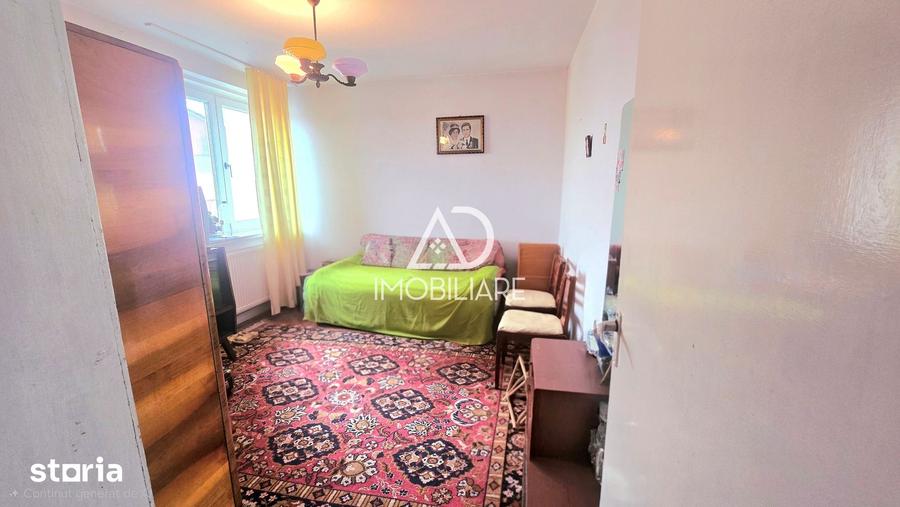 De vanzare, apartament cu 3 camere ?i terasa proprie, zona centrala. - 3