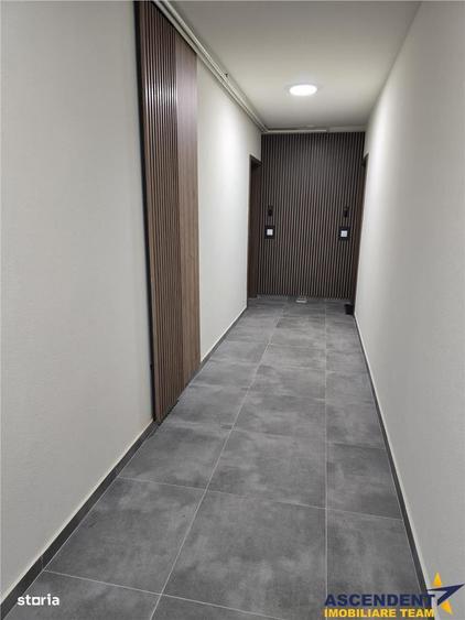 Apartament cu 3 camere decomandat în Tractorul