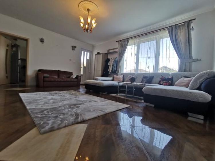 Casă individuală cu 4 camere cu Teren 390 Mp în Sântandrei