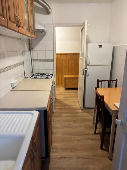 Apartament cu 3 camere decomandat în Timișu de Jos