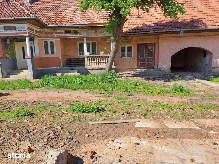 Casă cu 4 camere cu Teren 2000 Mp în Recea