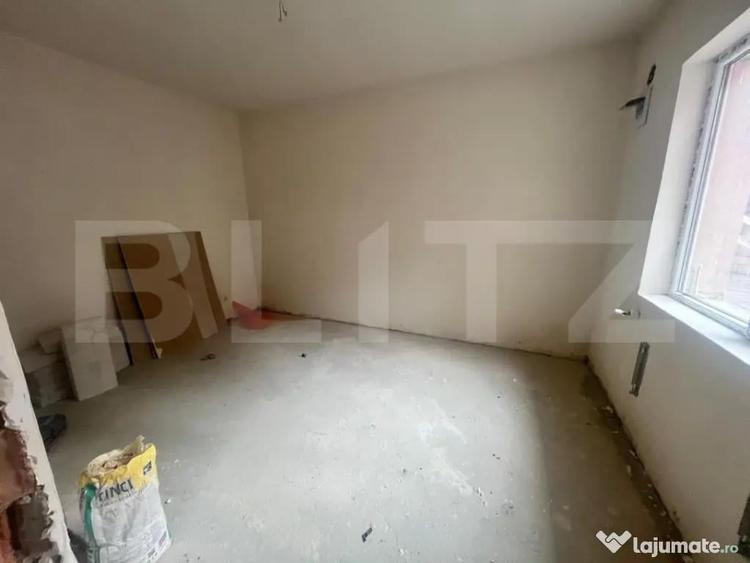 Apartament cu 3 camere semidecomandat în Decebal