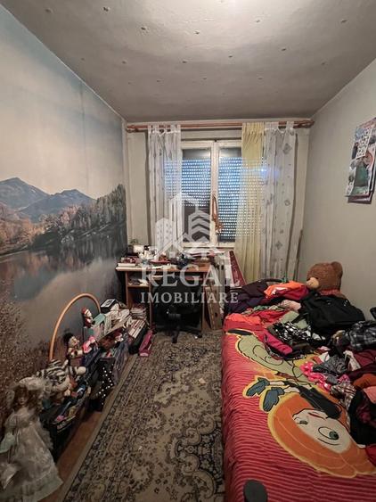 Apartament cu 3 camere decomandat, mobilat în Central