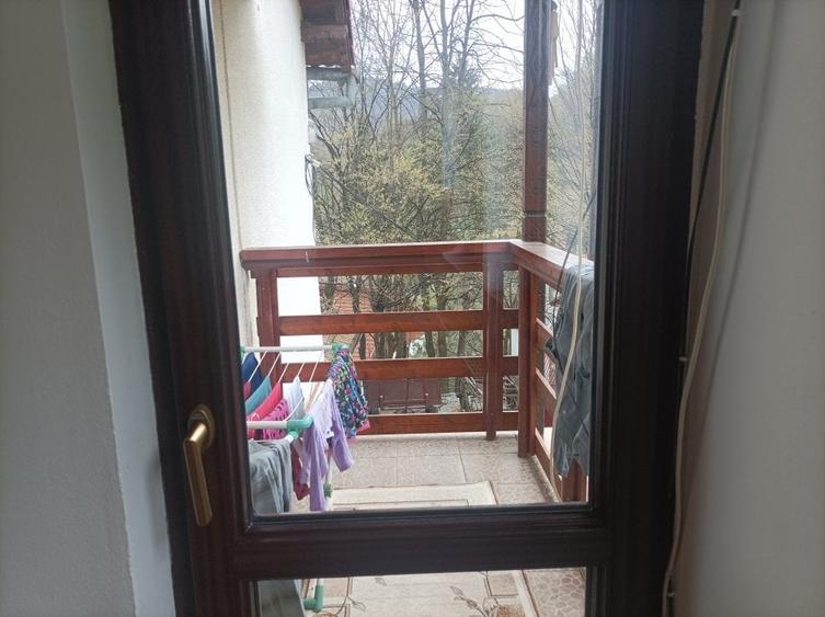 Casă individuală cu 4 camere cu Canalizare în Central