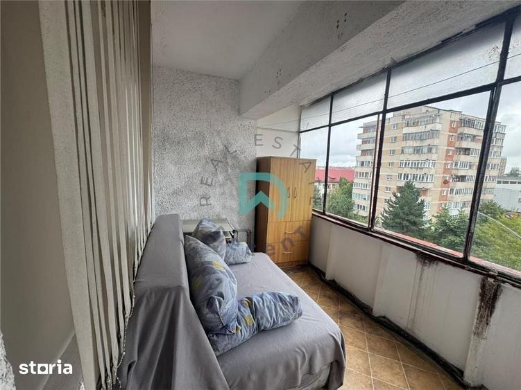 Apartament cu 3 camere decomandat în Astra