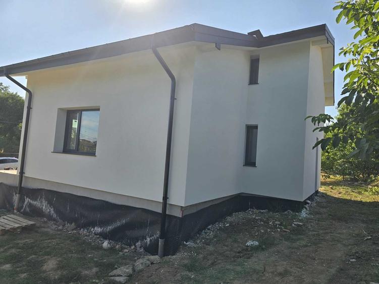Casă cu 3 camere în Central