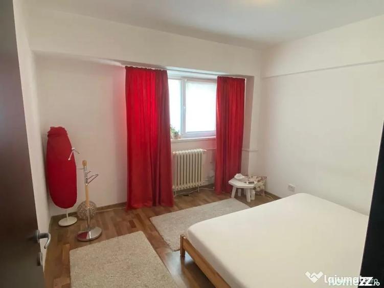 Apartament cu 3 camere semidecomandat în Calea Victoriei