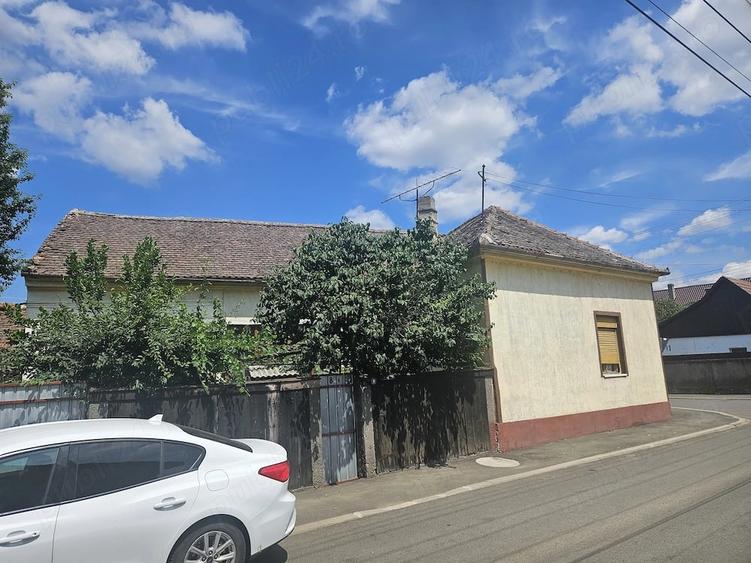 Casă cu 3 camere cu Teren 640 Mp în Fundu Văii (Lipovăț)