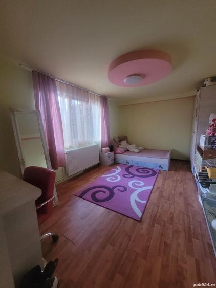 Casă cu 6 camere cu Teren 1100 Mp în Central