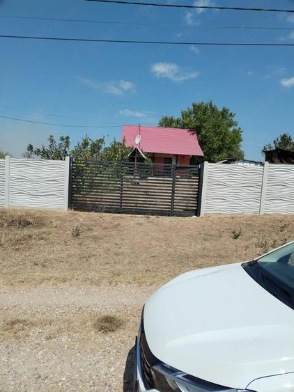 Casă cu 3 camere cu Teren 2700 Mp în Vrancea