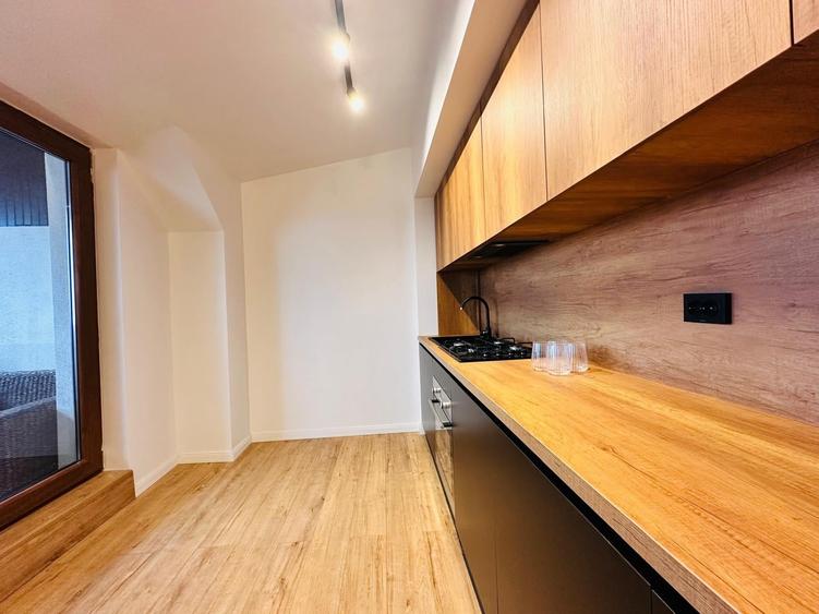 Apartament cu 3 camere semidecomandat în Străulești