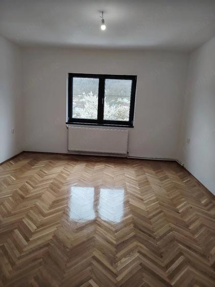 Casă cu Teren 275 Mp în Central