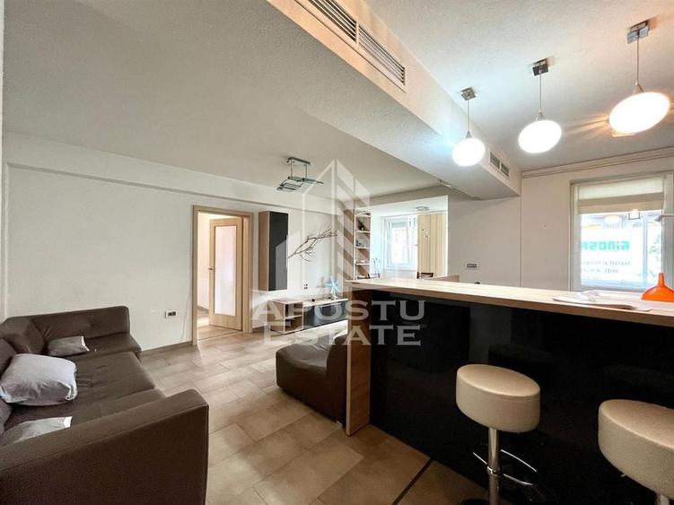Apartament cu 3 camere semidecomandat, mobilat în Vest