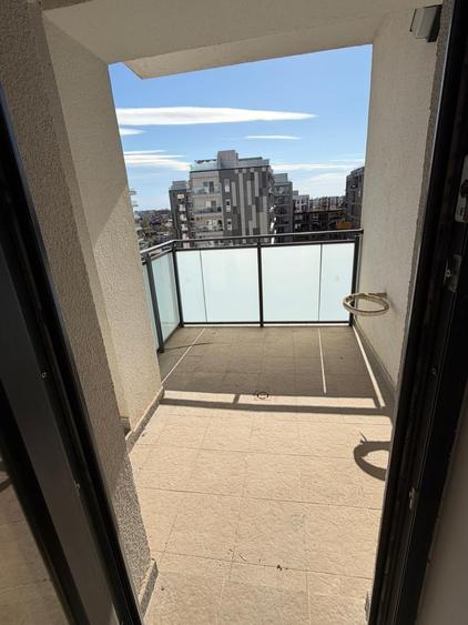 Penthouse cu 3 camere decomandat în Parcul Carol