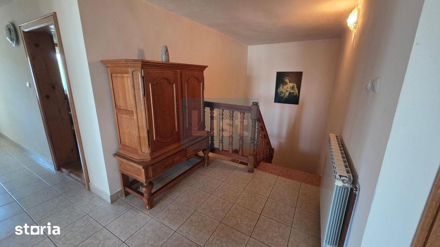 Casă cu 6 camere cu Teren 750 Mp în Schela