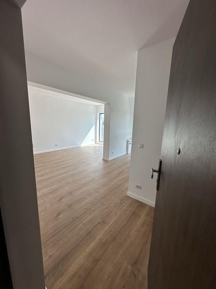 Apartament cu 3 camere decomandat în Satu Nou