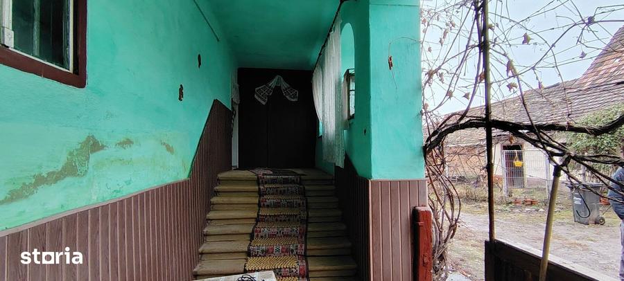 Casă cu 5 camere cu Teren 2530 Mp în Central
