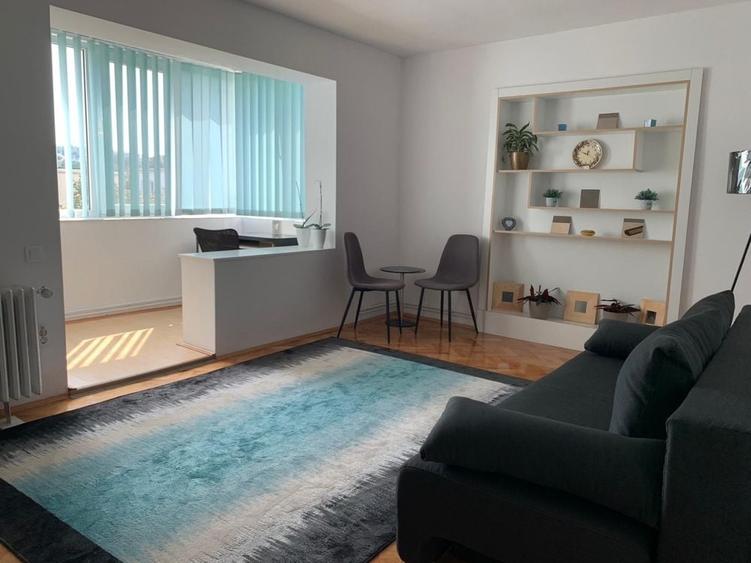 Apartament cu 3 camere decomandat în Dâmbu Pietros