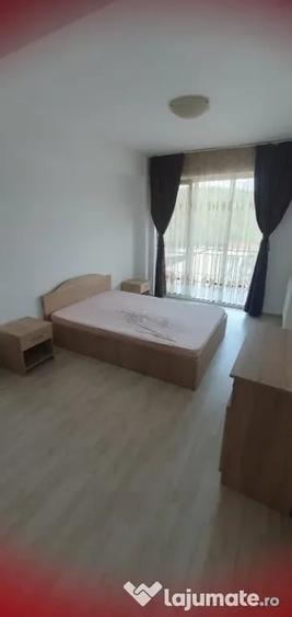 Apartament cu 3 camere decomandat în Vest