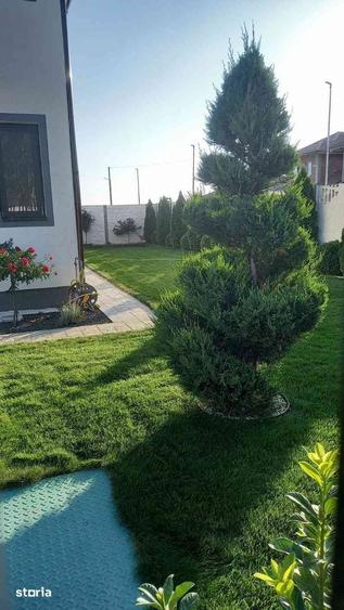 Casă cu 5 camere decomandat cu Teren 325 Mp în Dumbrăvița