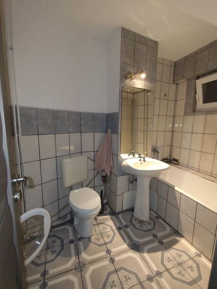 Inchiriez apartament doua camere - 2