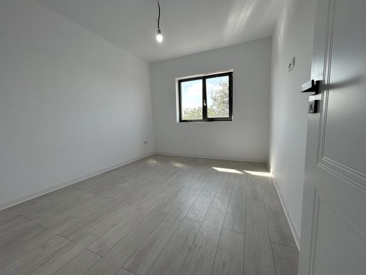 Duplex cu 4 camere cu Canalizare în Vișani
