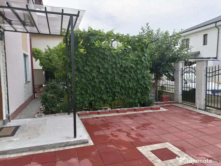 Casă cu 4 camere în Central