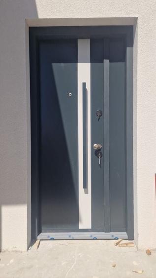 Casă cu 3 camere în Berceni