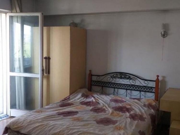 Apartament cu 3 camere decomandat în Obor