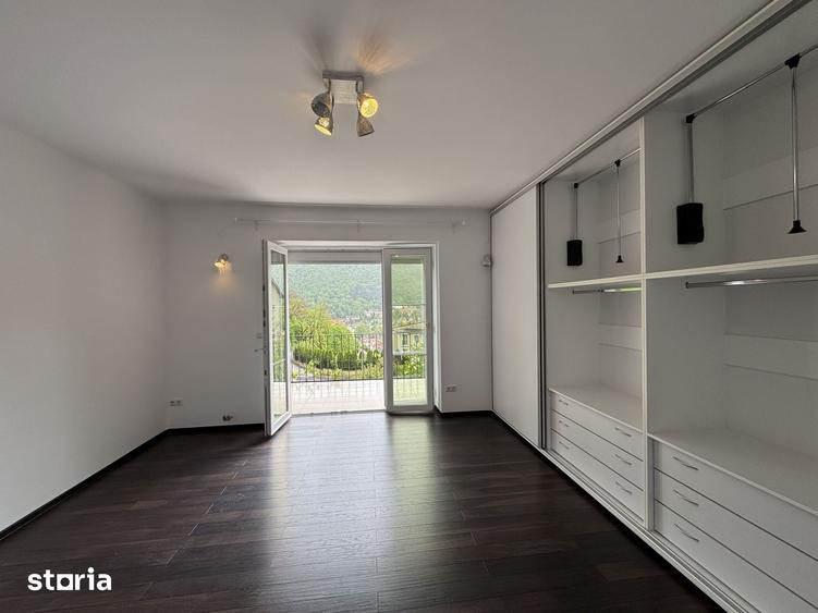 Apartament cu 2 camere, mobilat în Schei
