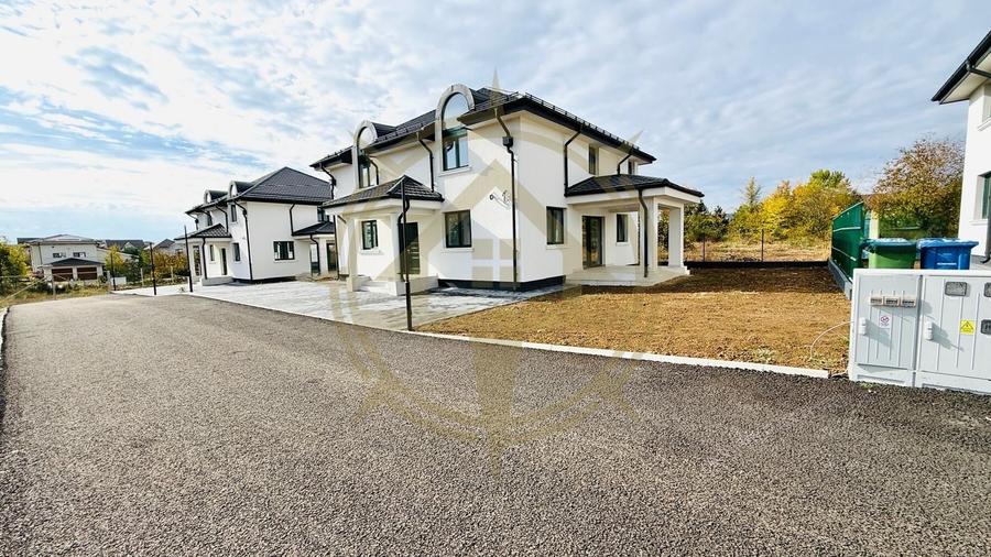 Casă cu 6 camere cu Teren 400 Mp în Corbeanca