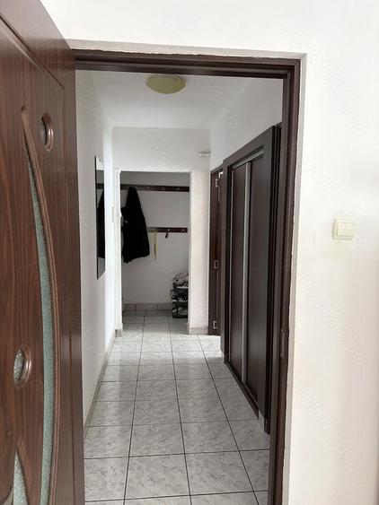 Apartament cu 2 camere semidecomandat, mobilat în Central